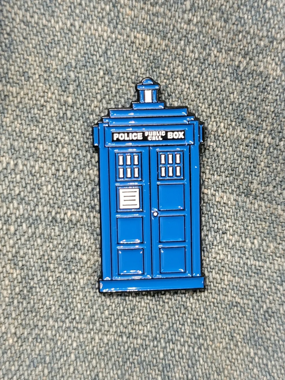 Dr Who Pin, Blue TARDIS Enamel Pin - Police Public Call Box